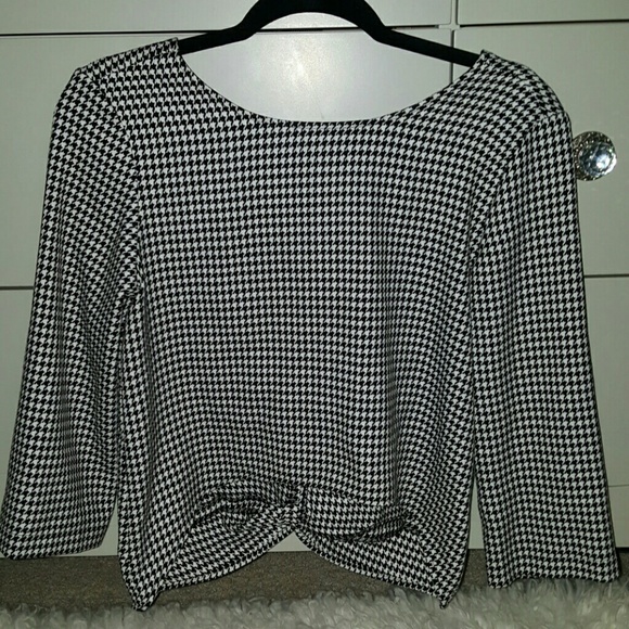 Zara Tops - Zara crop top